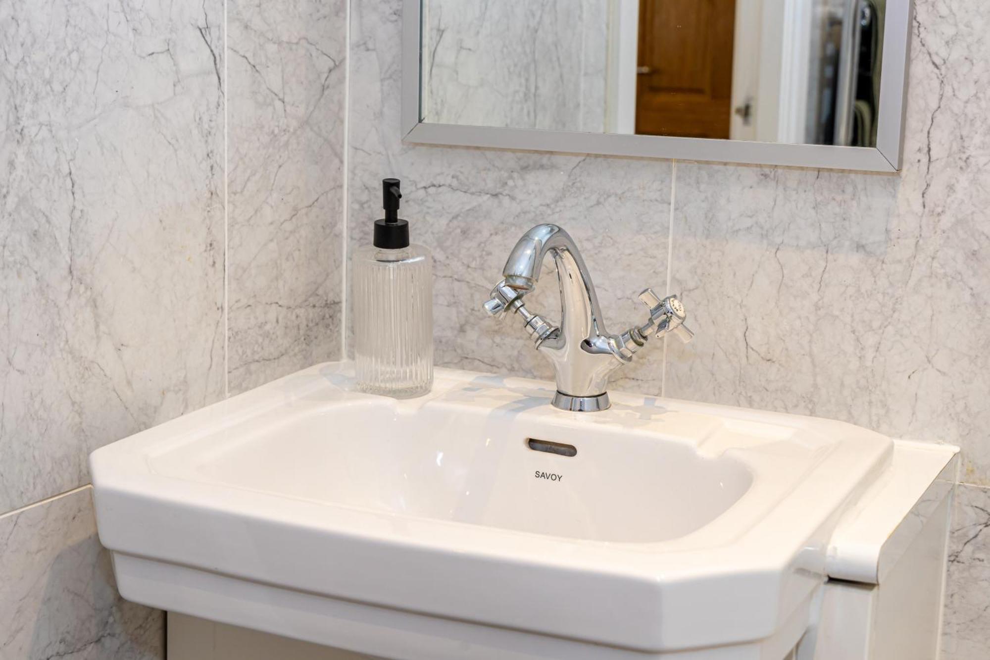 Boutique City Centre Apartment Манчестер Экстерьер фото